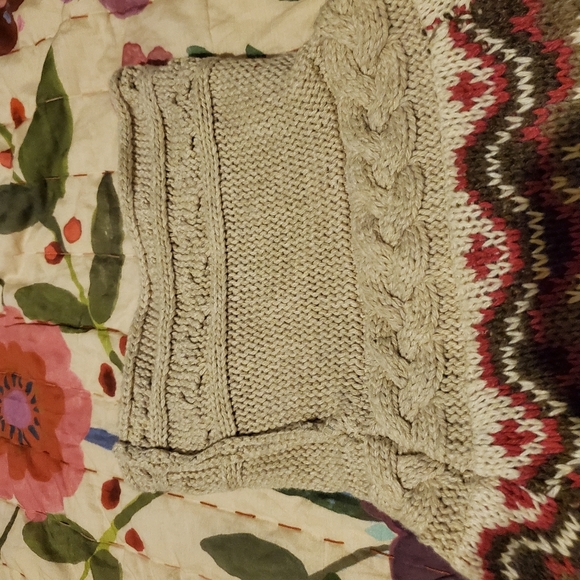Sweater - Picture 2 of 5
